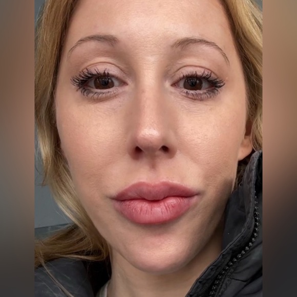 Meet your Posher, Theodora - Picture 1 of 1